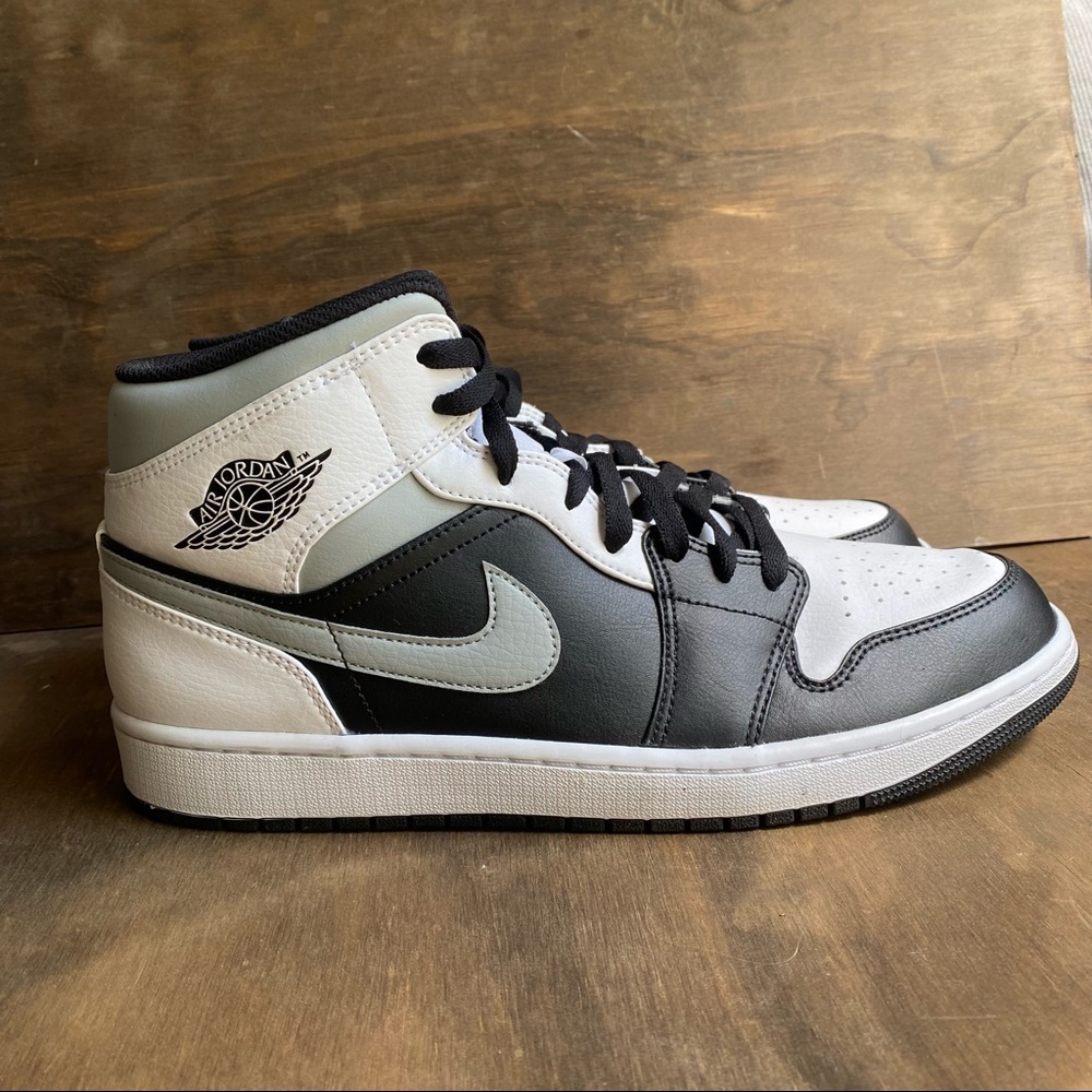 Nike Jordan mids - Picture 3 of 4